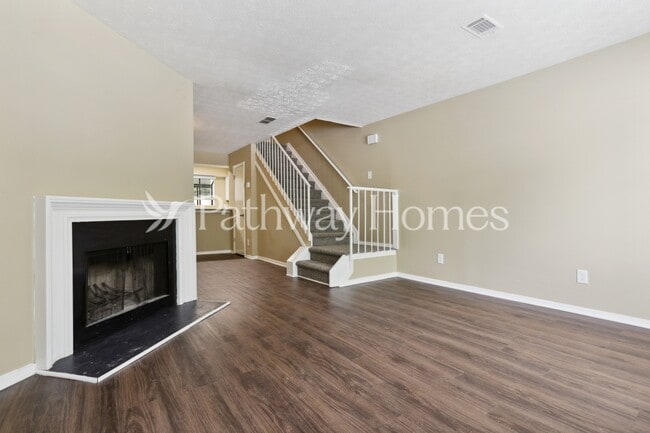 Building Photo - 478 Prince of Wales