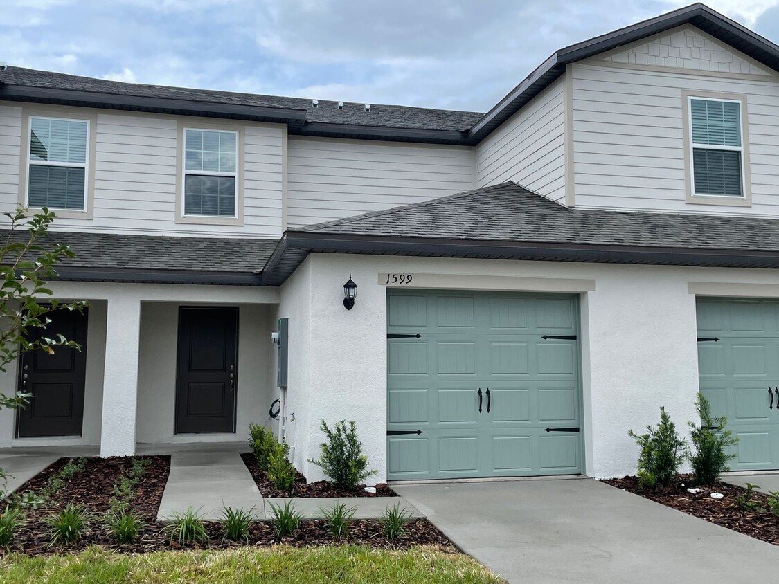 1599 Wynford Cir, Tavares, FL 32778 Townhome Rentals in Tavares FL