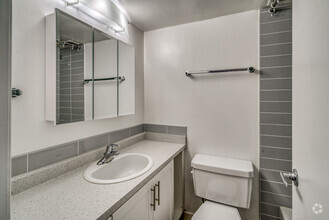 Building Photo - 535-513 13 Ave SW