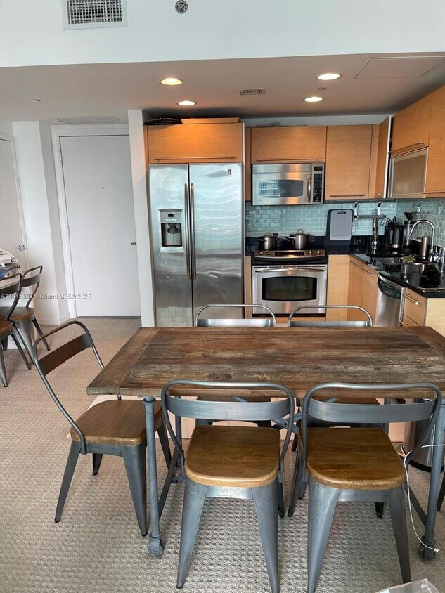 Primary Photo - 950 Brickell Bay Dr