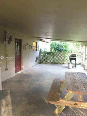 Foto del edificio - 18950 SW 240th St