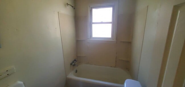 Building Photo - 2 Bedroom Duplex