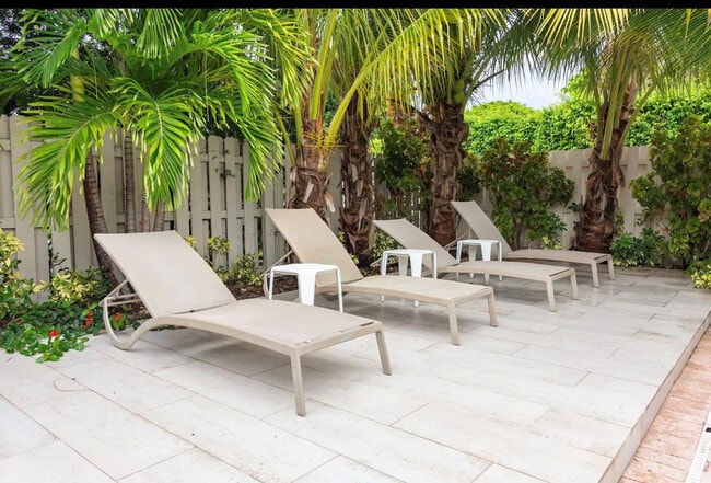 Foto del edificio - 1311 Monroe St