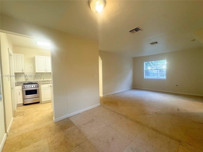 Foto del edificio - 12885 NW 16th Ave