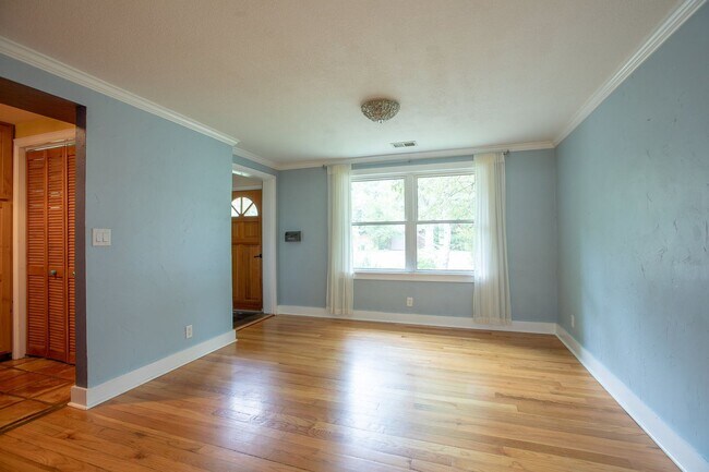 Foto del edificio - Charming 3 bedroom/2 bathroom Single Famil...