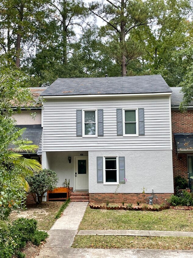 Primary Photo - 3011 Creek View Ct