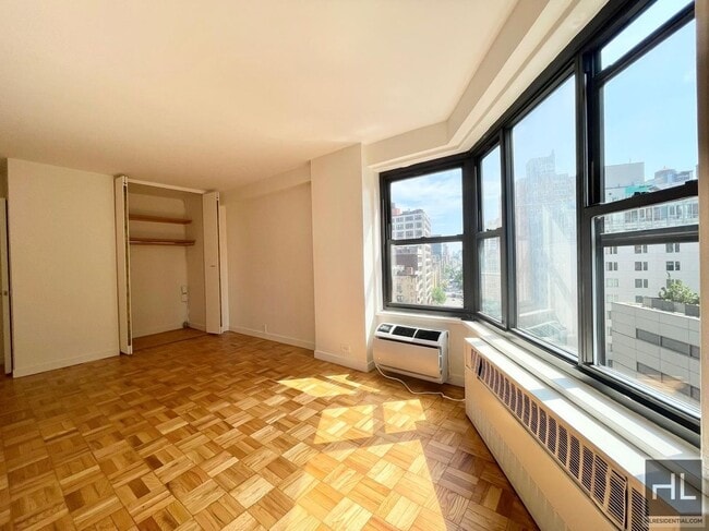 Building Photo - 1 Bed, 1 Bath Apartment –Fourth Avenue