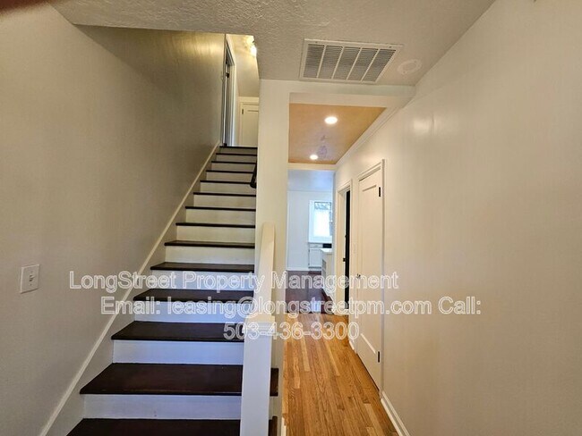 Foto del edificio - 7209 N McKenna Ave
