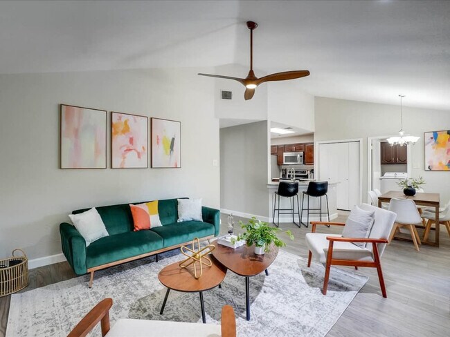 Foto del edificio - 1725 Canterbury Ln