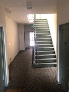 Foto del edificio - 621 S Cloverdale Ave