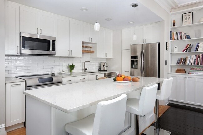 Foto del edificio - 553 Columbus Ave