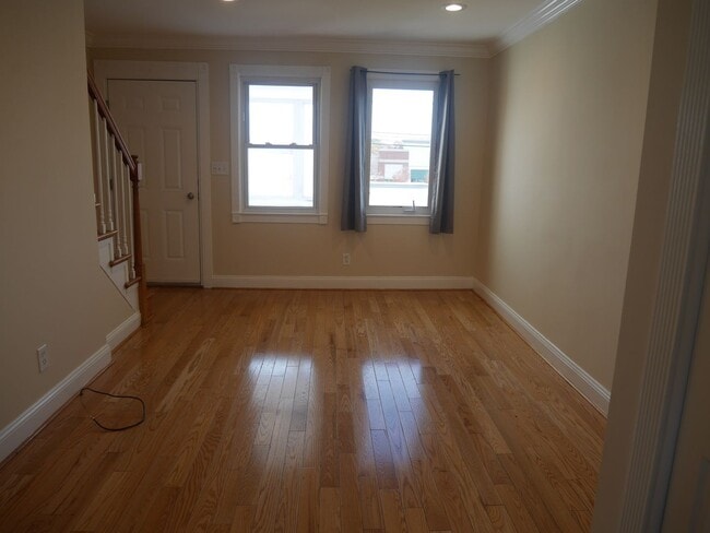 Building Photo - Modernized 2 Bedroom Rowhome in Baltimore