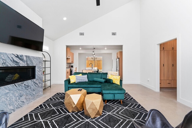 Building Photo - 4513 22nd Pl