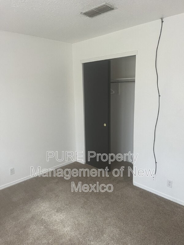 Building Photo - 652 Quailbrush Dr NW