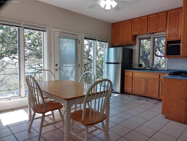 Foto del edificio - 525 Northwood Hills Dr
