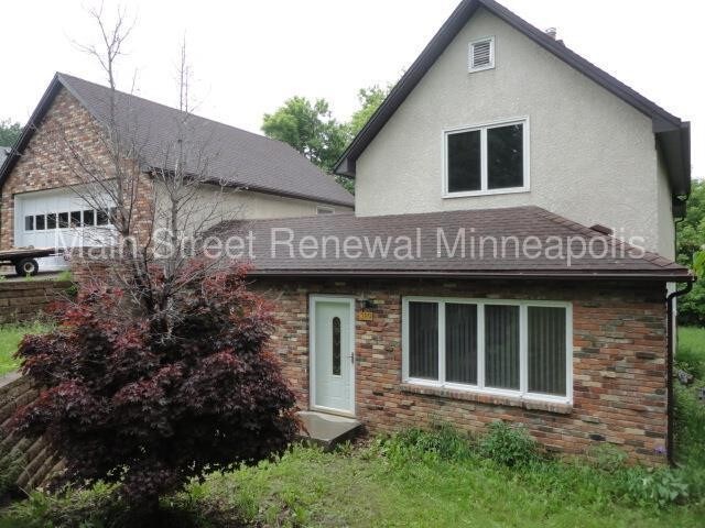 Primary Photo - 389 Winona St E