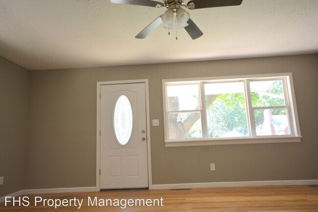 Foto del edificio - 3 br, 1 bath House - 2118 N. Newton Ave