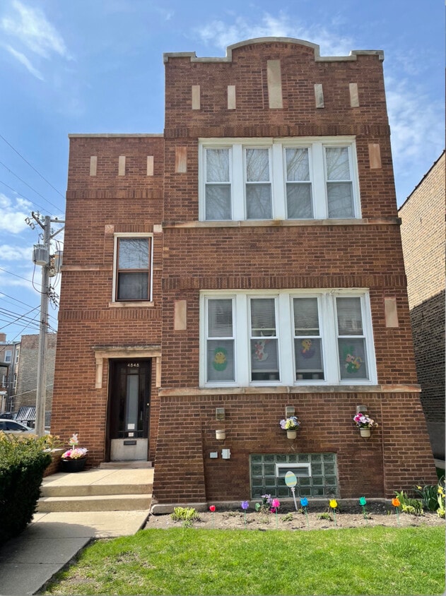 Primary Photo - 4848 N Kilbourn Ave