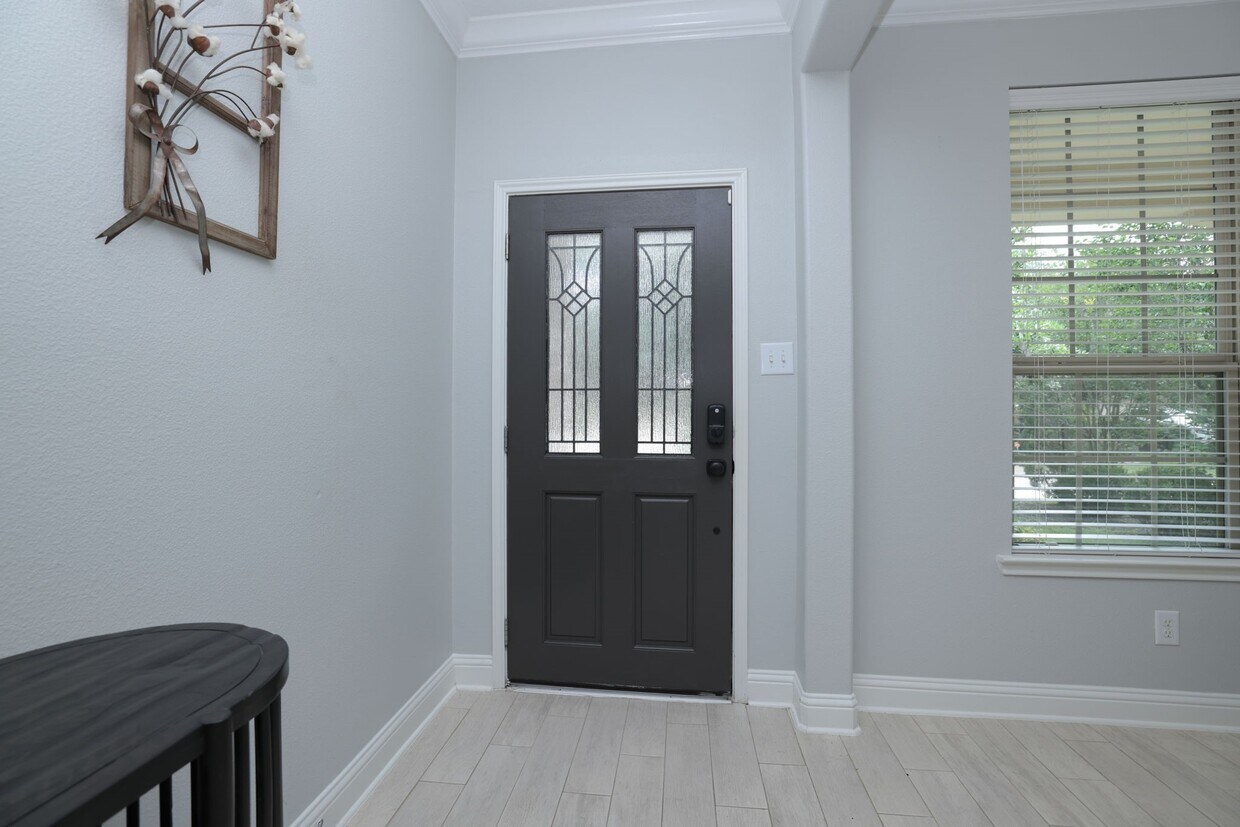 Building Photo - 19 Canterborough Pl