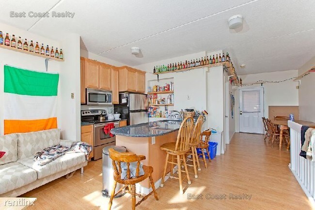Building Photo - 41 Ellingwood St