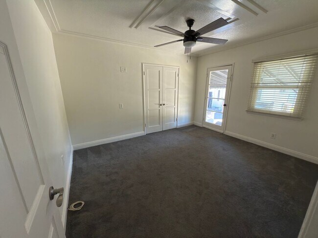 Foto del edificio - 1130 E Workman Ave