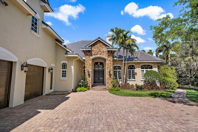 Building Photo - 5745 Pennock Point Rd