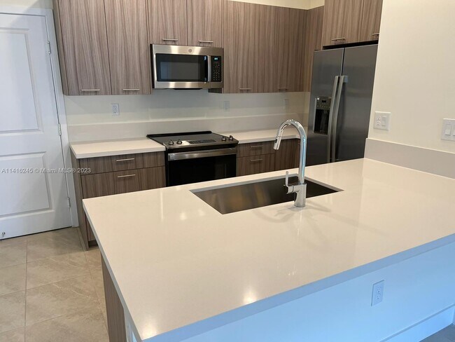 Foto del edificio - 4622 NW 83rd Path