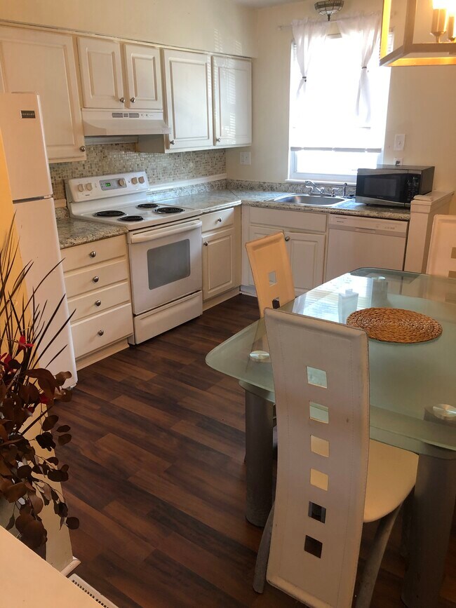 Foto del edificio - 28 Garrison Ridge Ct