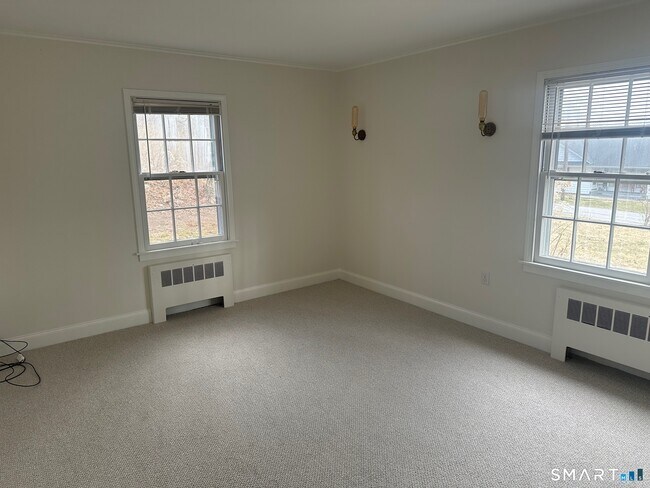 Foto del edificio - 25 Sheldon Ln