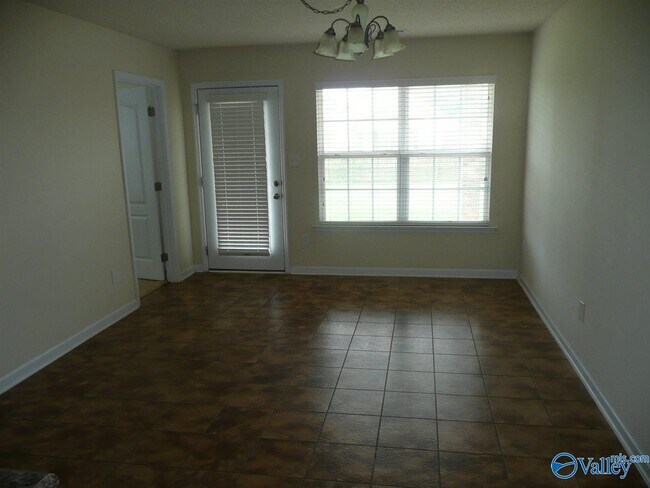 Foto del edificio - 242 Shadow Ct SW