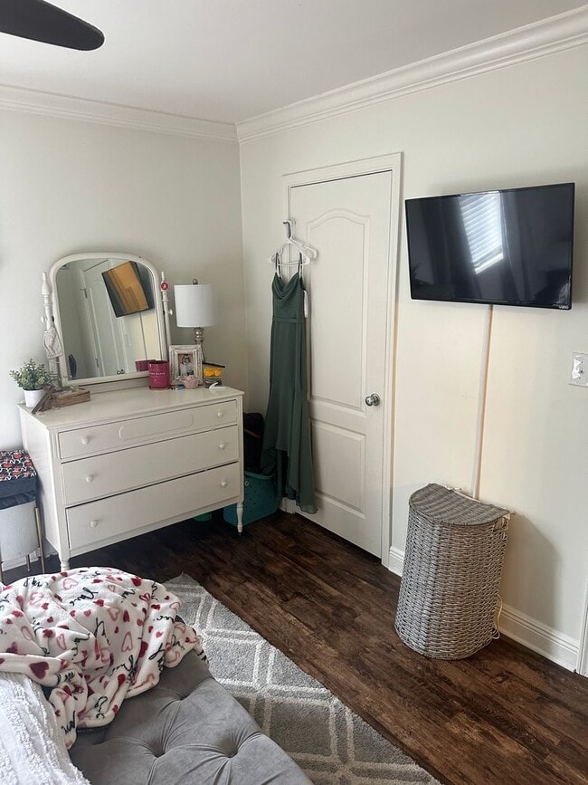 Building Photo - Riverbend Commons