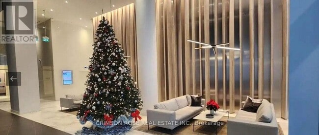 Building Photo - 448 Burnhamthorpe Rd W