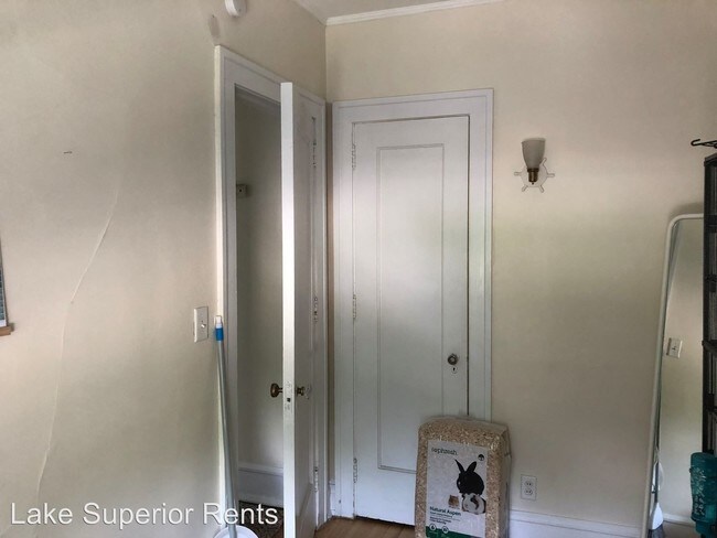 Building Photo - 1930 E 4th St