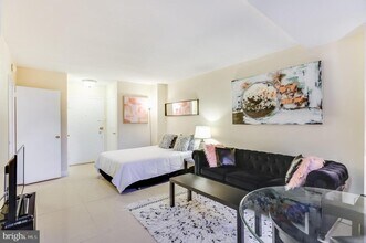 Building Photo - 1111 Arlington Blvd