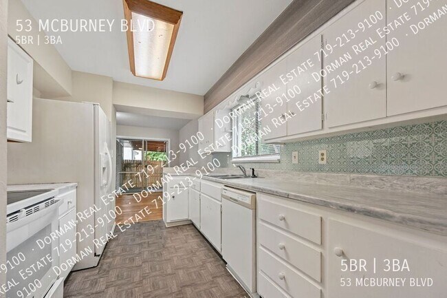 Foto del edificio - 53 McBurney Blvd