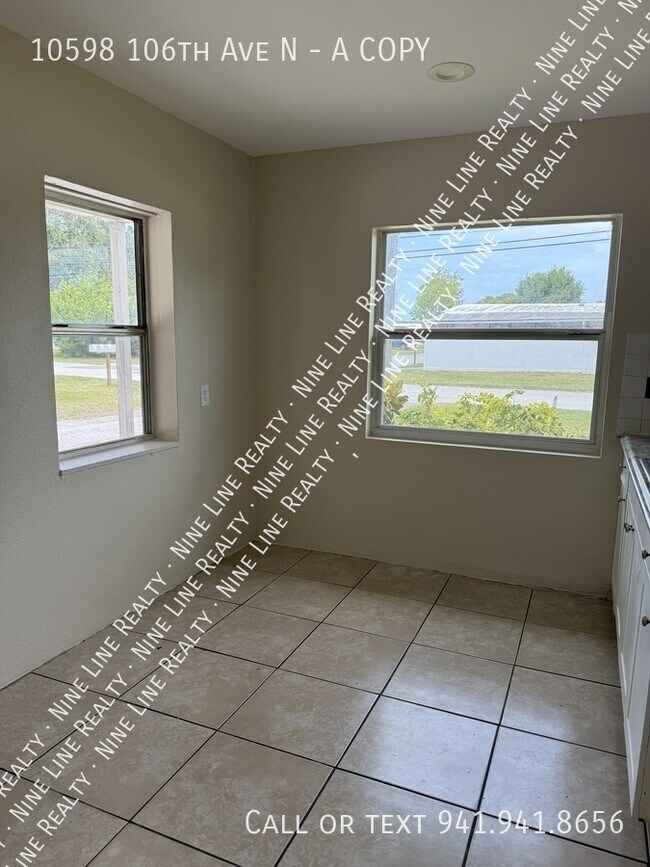 Foto del edificio - 10598 106th Ave N