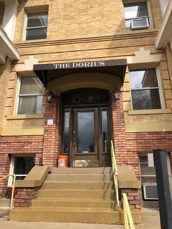 Foto del edificio - 553 E 1st Ave