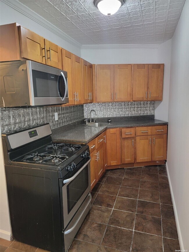 Foto del edificio - 91-03 102nd St