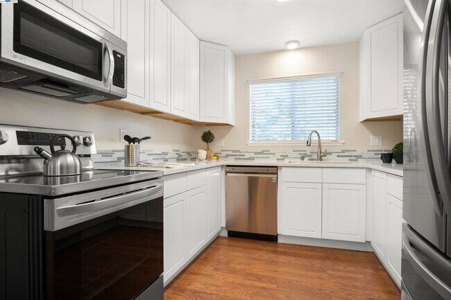 Foto del edificio - 38491 Paseo Padre Pkwy