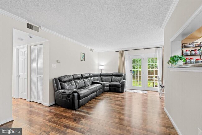 Foto del edificio - 15500 Horseshoe Ln