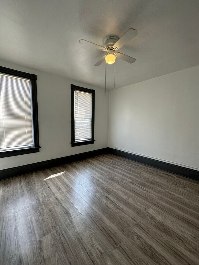 Foto del edificio - 2265 S 16th St