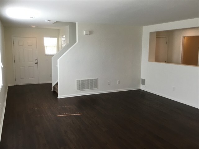 Building Photo - 730 Canyon Lane