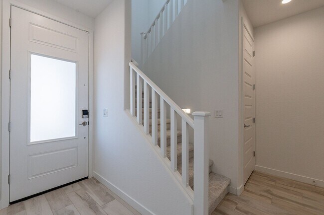 Building Photo - 2024 Luxury Townhome | 2-Car Garage, Quartz Kitchen & Resort Pool