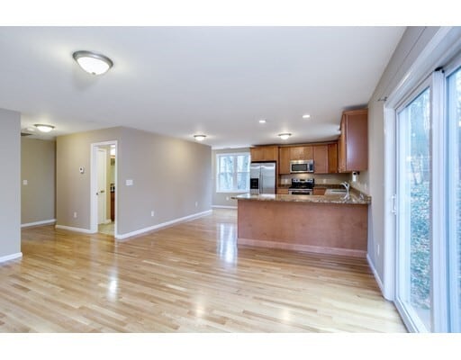 Building Photo - 192 Neponset St