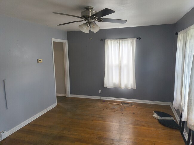 Building Photo - 7246 Stolle St
