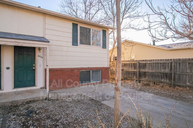 Building Photo - 2024 Lincoln St