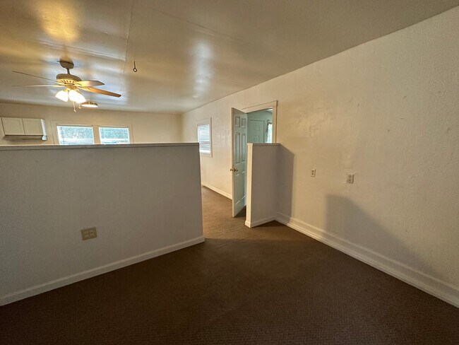 Building Photo - 2025 Davis Rd