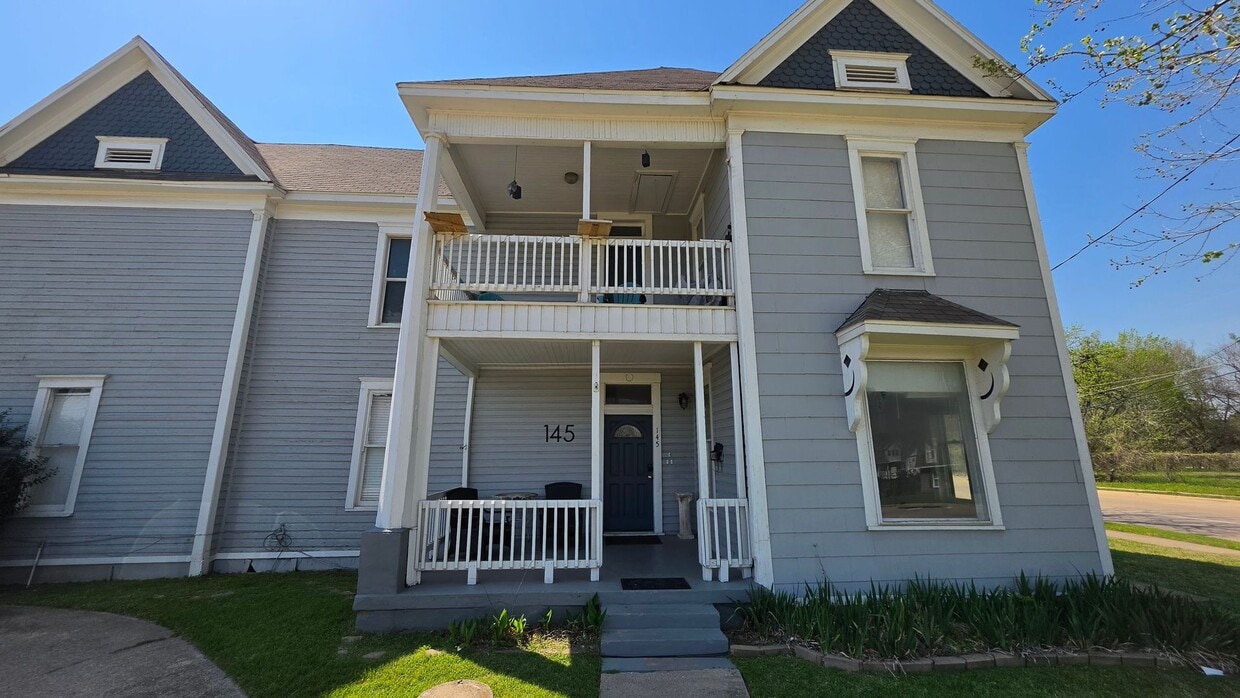 Photo - 145 N Kealy St