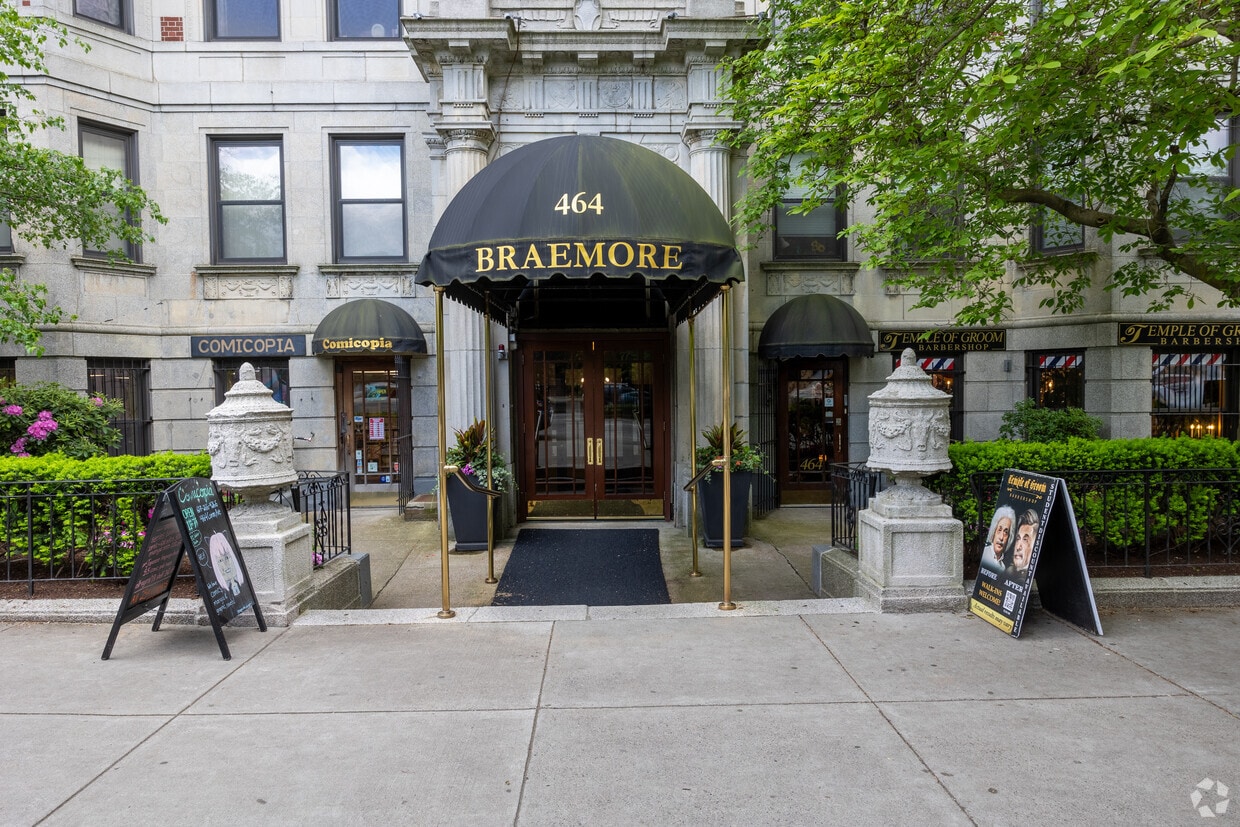 Entrance - The Braemore