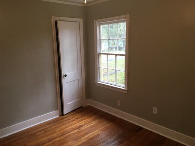 Building Photo - 1160 Druid Hill Dr